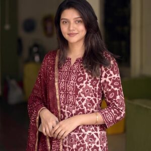 KLOSIA Women's Printed Straight Kurta and Pant with Dupatta Set