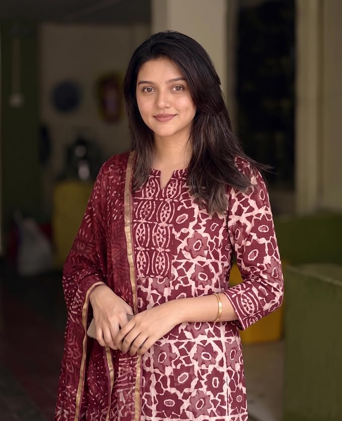 KLOSIA Women's Printed Straight Kurta and Pant with Dupatta Set